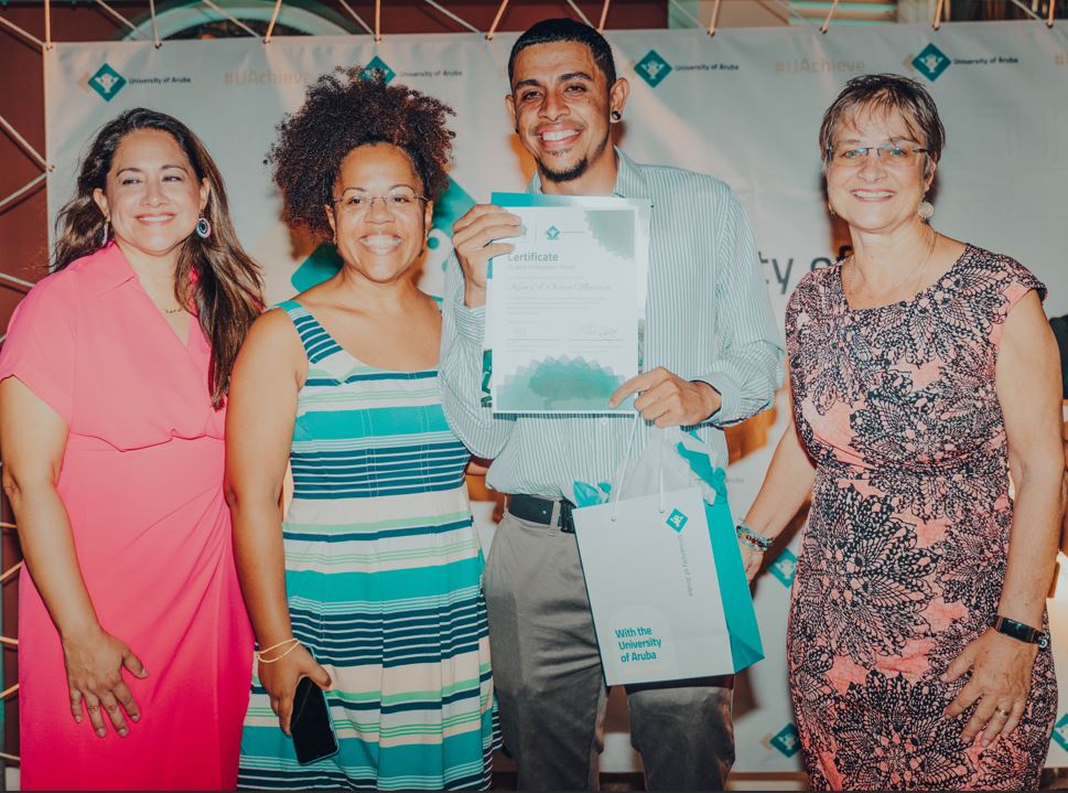  Reconocimento di Studiantenan Embahador na Universidad di Aruba