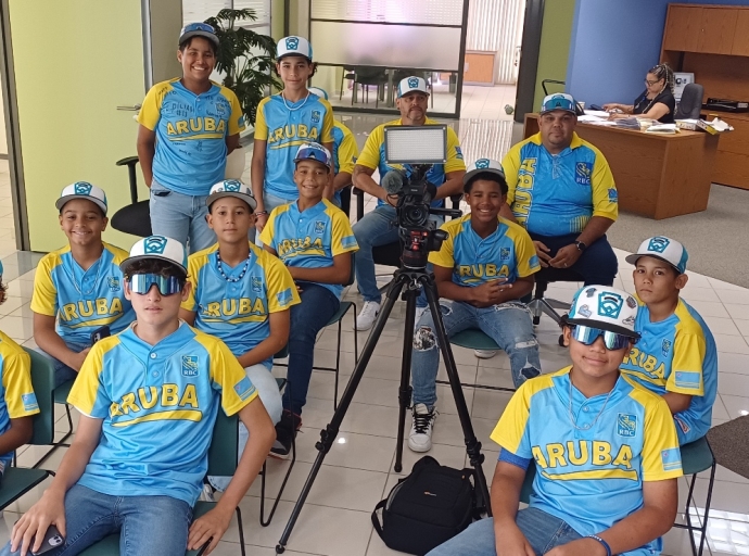 RBC a duna team di Little League di Aruba cu a participa na World Series regalo, elogio y promesa di sponsor pa otro aña