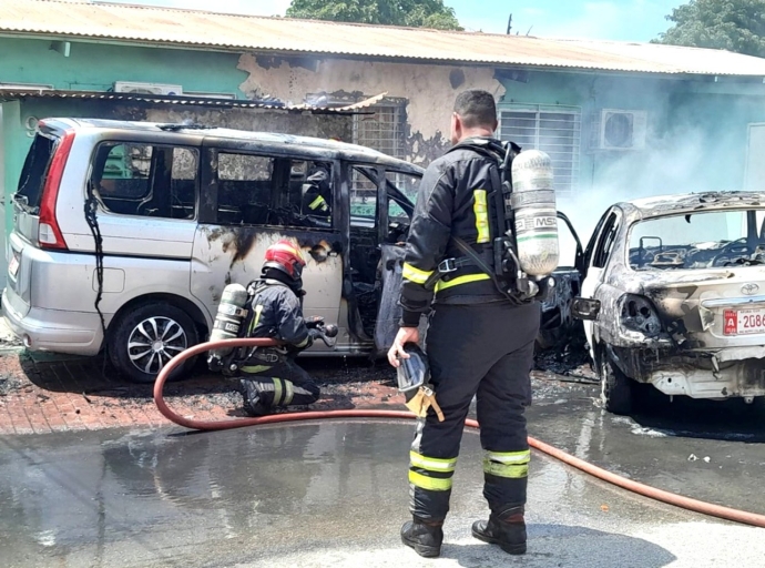 Candela fuerte a kima dos vehiculo y casi a cende e cas tambe