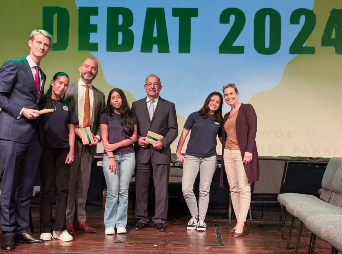 VNO a keda impresiona con studiantenan di Colegio Arubano por hiba un debate