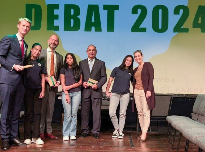 VNO a keda impresiona con studiantenan di Colegio Arubano por hiba un debate