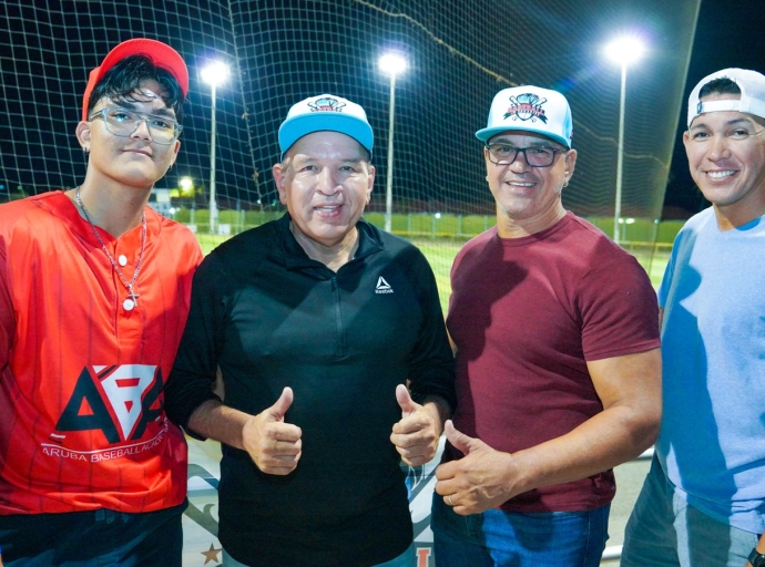 Apertura di e di cuater edicion di 'Baseball in Paradise'