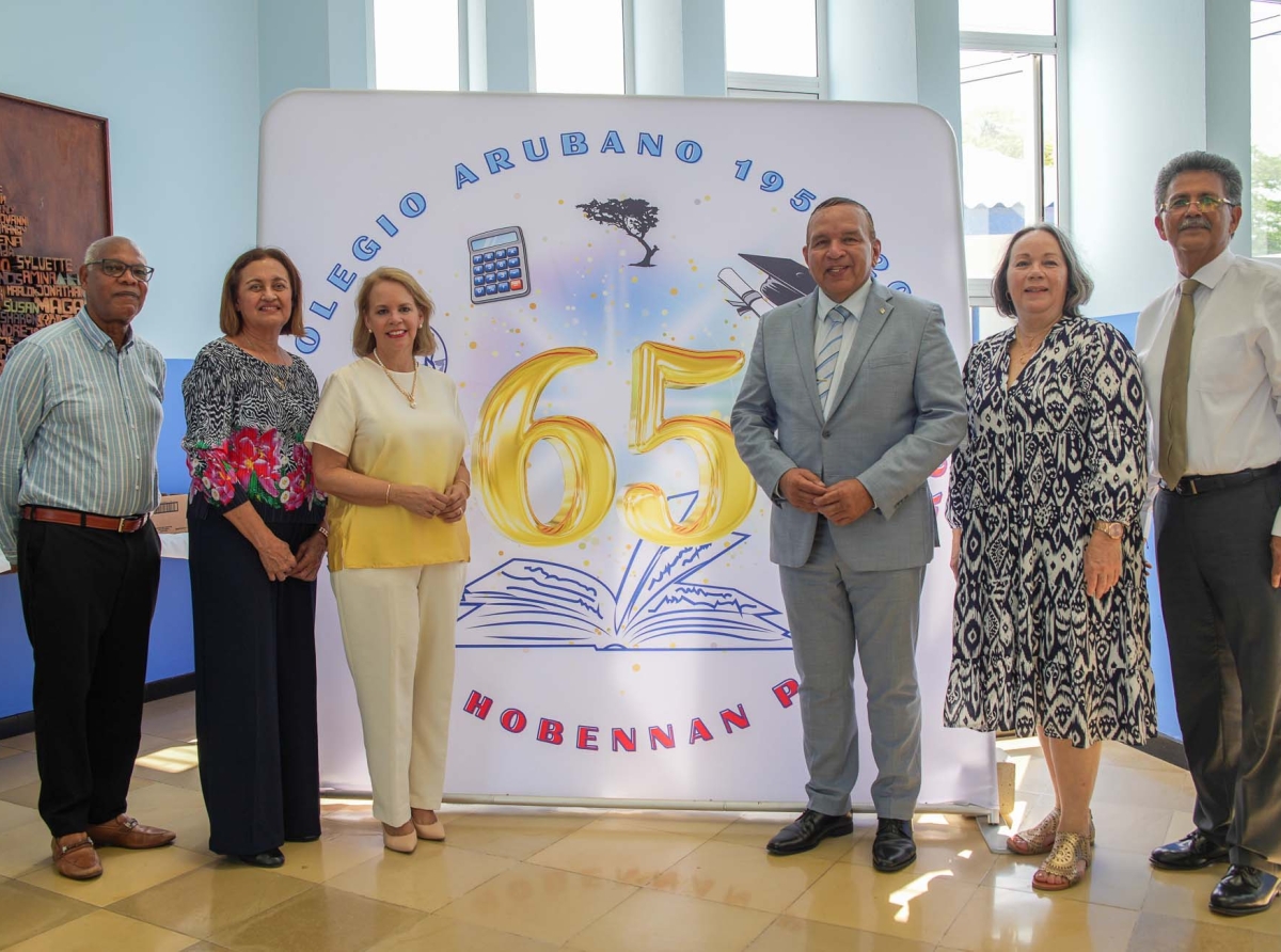 Prome Minister presente pa e celebracion di 65 aña di Colegio Arubano