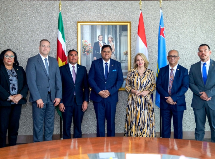 Aruba y Surinam a firma un 'MOu' unda ta fortalece e relacion bilateral entre e paisnan