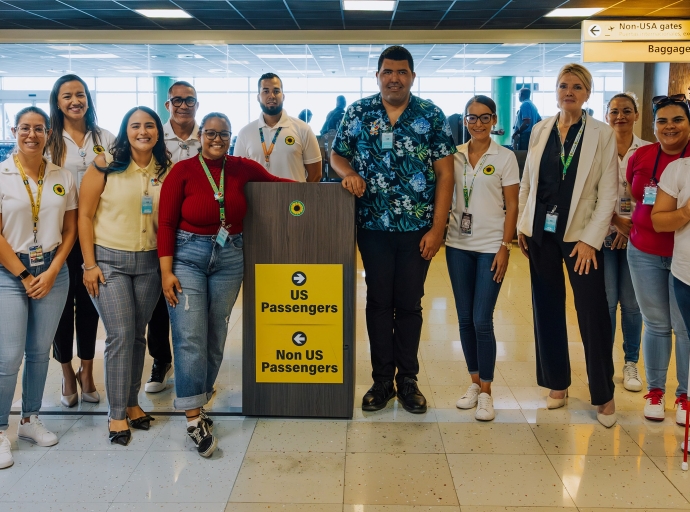 Aeropuerto di Aruba ta oficialmente un miembro di Hidden Disabilities Sunflower