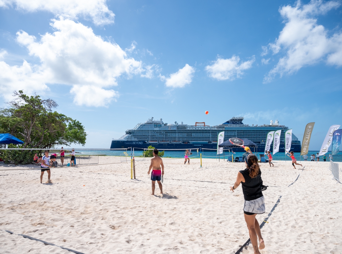 Aruba Open 2024 ta atrae talentonan di Beach Tennis di rond mundo y miles di bishitante cu sumanan record den premio