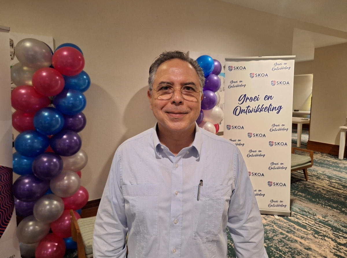 Presidente di Corte a duna dos aporte durante Congreso Nacional di Enseñanza