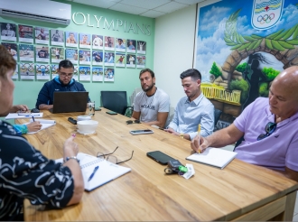Comite Olimpico di Aruba a reuni cu atleta di Beach Tennis Aksel Samardzic
