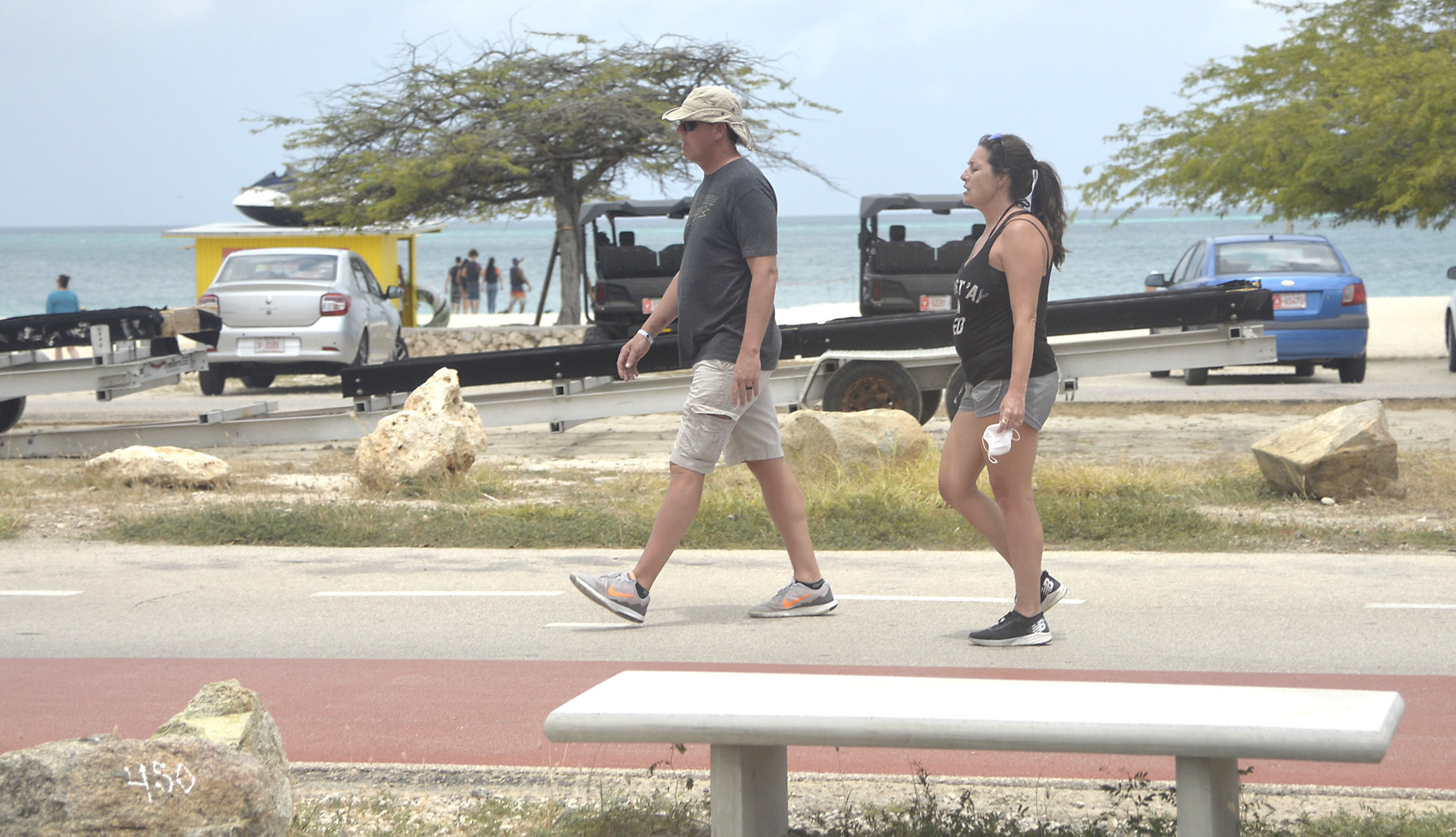 Studiantenan di Colegio EPI organizando ‘Eagle Board-Walk’