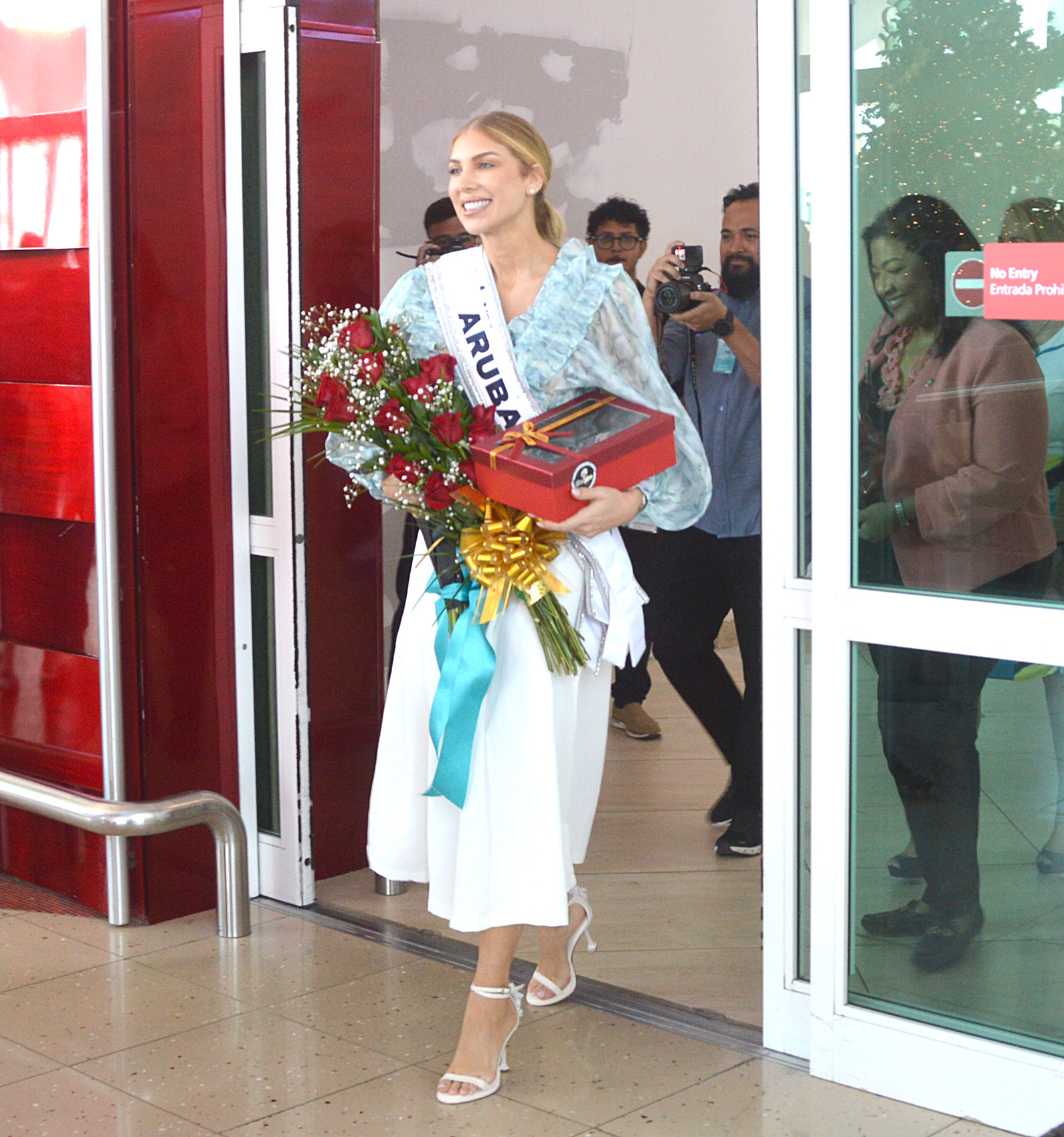 Anouk a ricibi un berdadero recepcion caluroso na su yegada