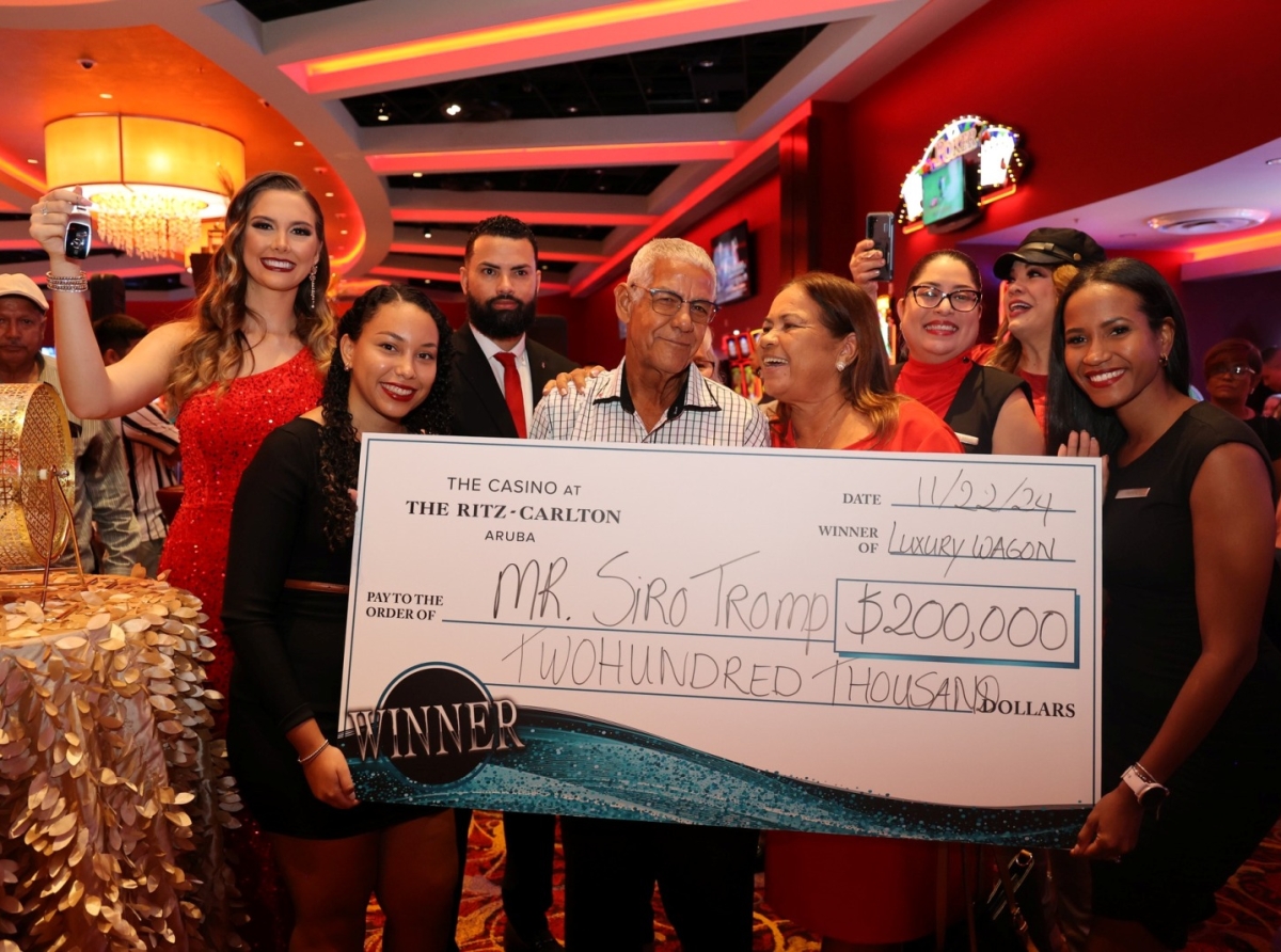 Siro Tromp a bira ganador di campaña ‘Luxury Wagon’ di The Casino at Ritz-Carlton Aruba