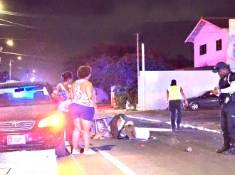 Auto a dal adicto ambulante kende ta cana semper cu su garoshi