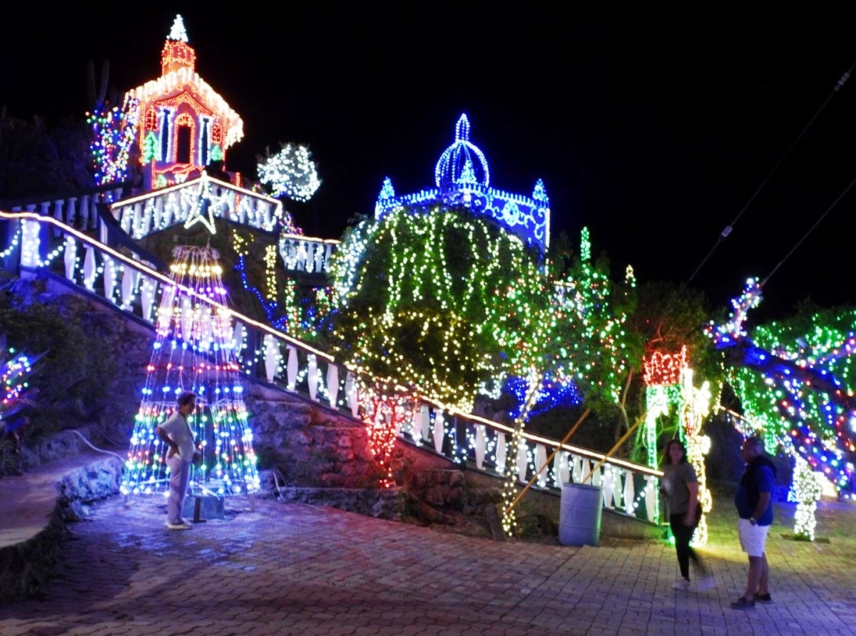 E di 39 inauguracion di decoracion di e Cas di Luz na Sero Preto a tuma lugar Diasabra