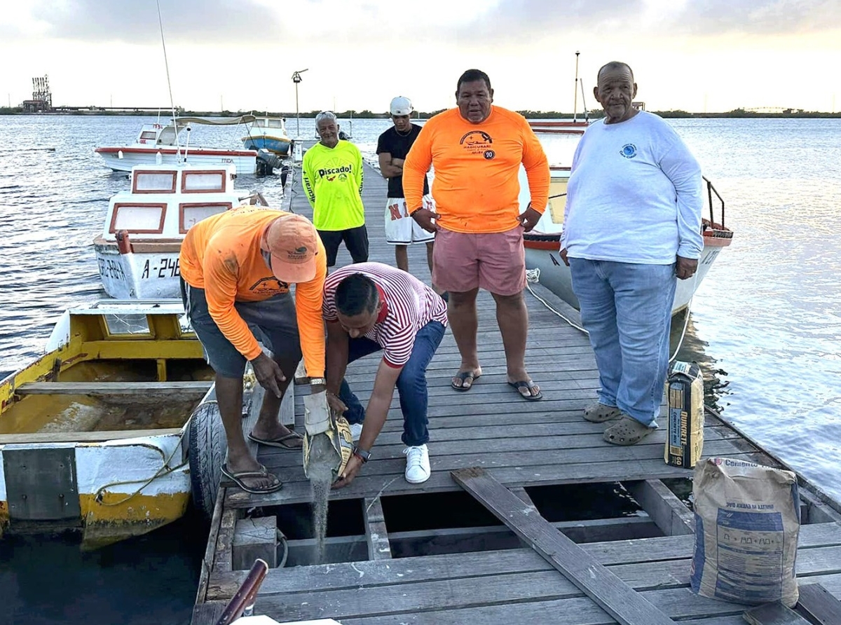 Renobacion di pilarnan di e Pier na Cura Cabay a cuminza   