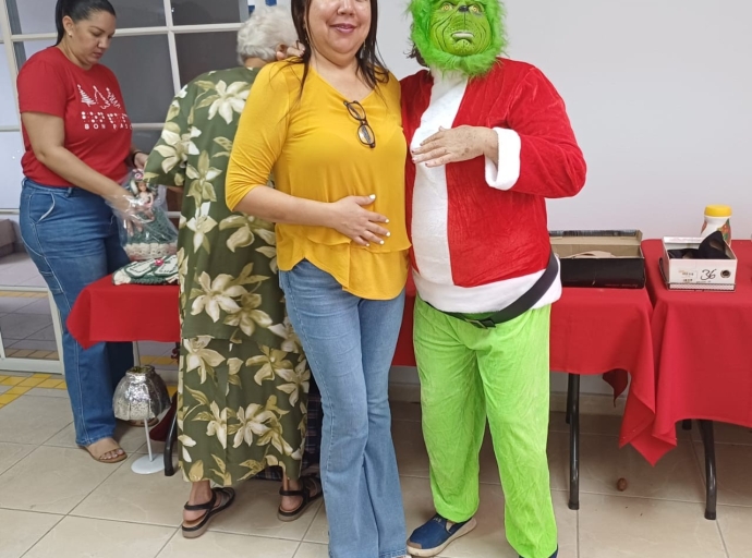 FAVI contento y gradici cu un tremendo y exitoso Bazaar di Pasco