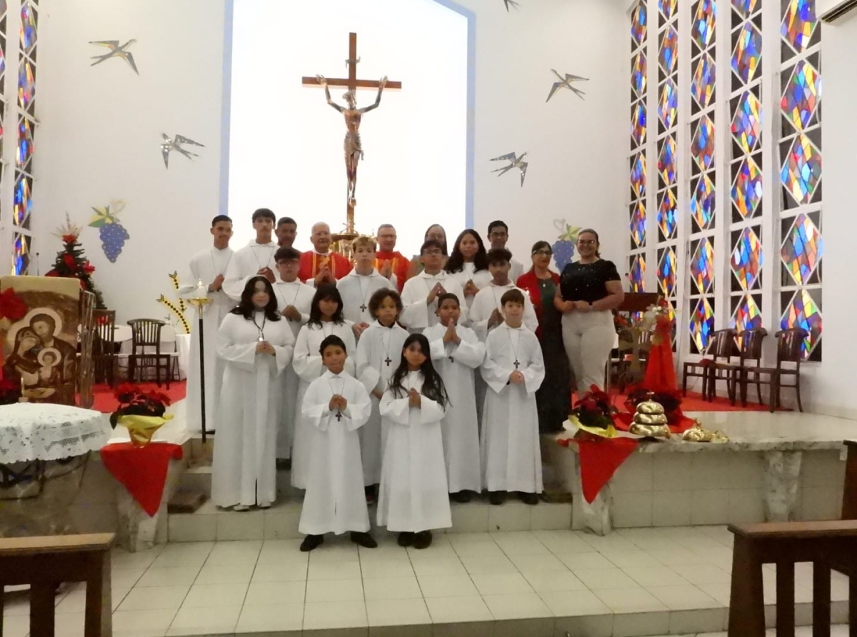 Varios actividad a tuma lugar na misa catolico durante celebracion di Pasco