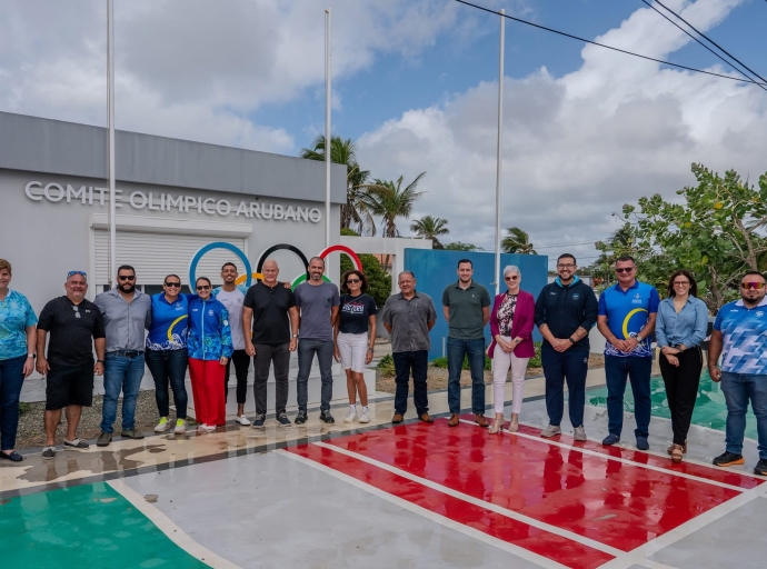 Comite Olimpico a reuni cu Aruba Aquatics Federation y su miembronan nobo di Directiva