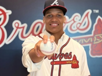 Atlanta Braves a firma pa 1,8 miyon Dollar un Dominicano di 16 aña cu por pitcha 100 mph