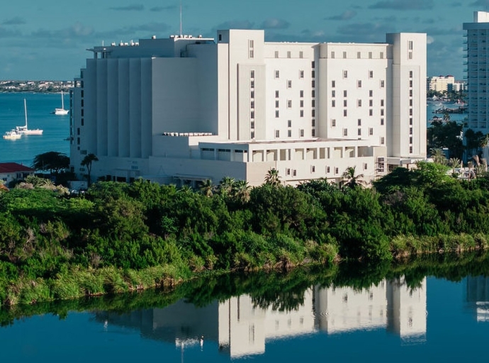 Aruba a haya su St. Regis Resort cu elegancia incomparabel y gastronomia di clase mundial