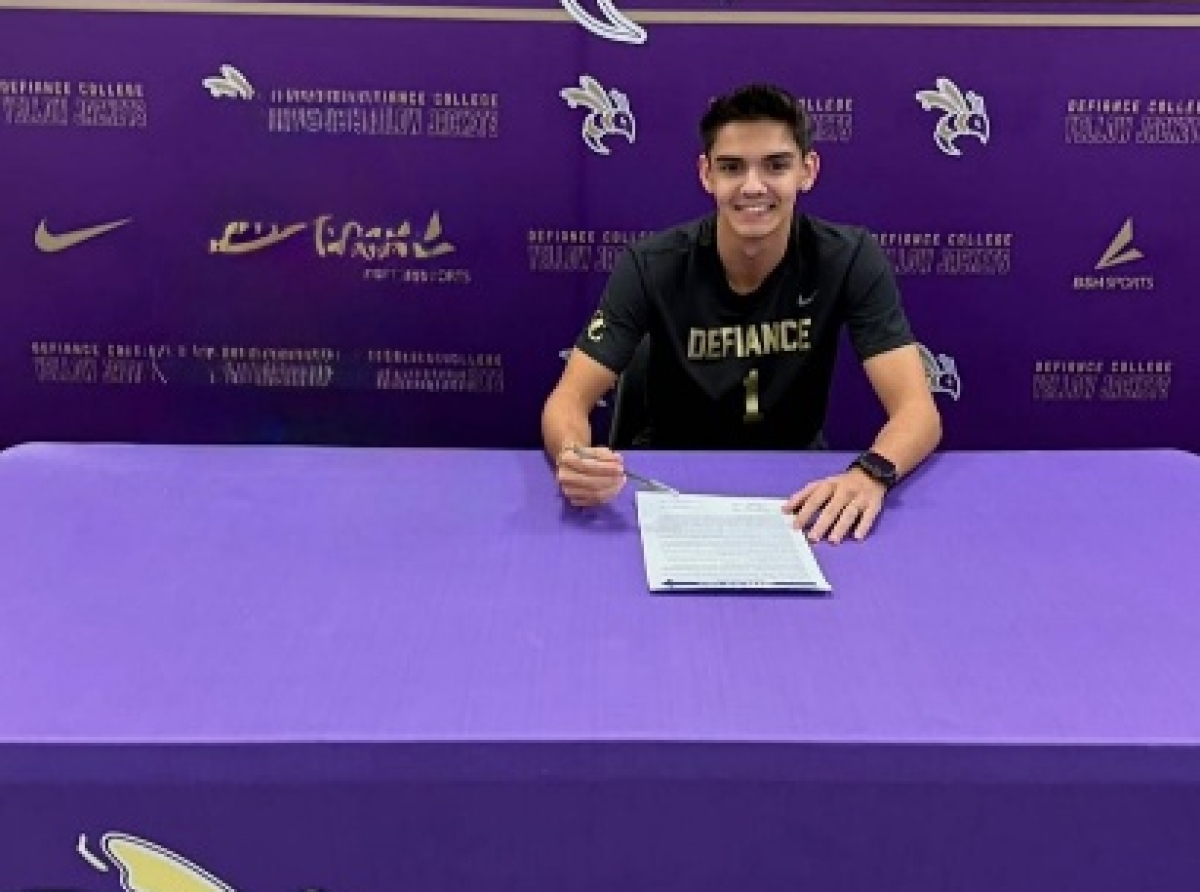 Atleta di Volleyball Vladimir Solovey Brito a haya beca deportivo na Merca cu Defiance College