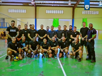 Asina ta fortalece e lazo di union entre futuro Polisnan