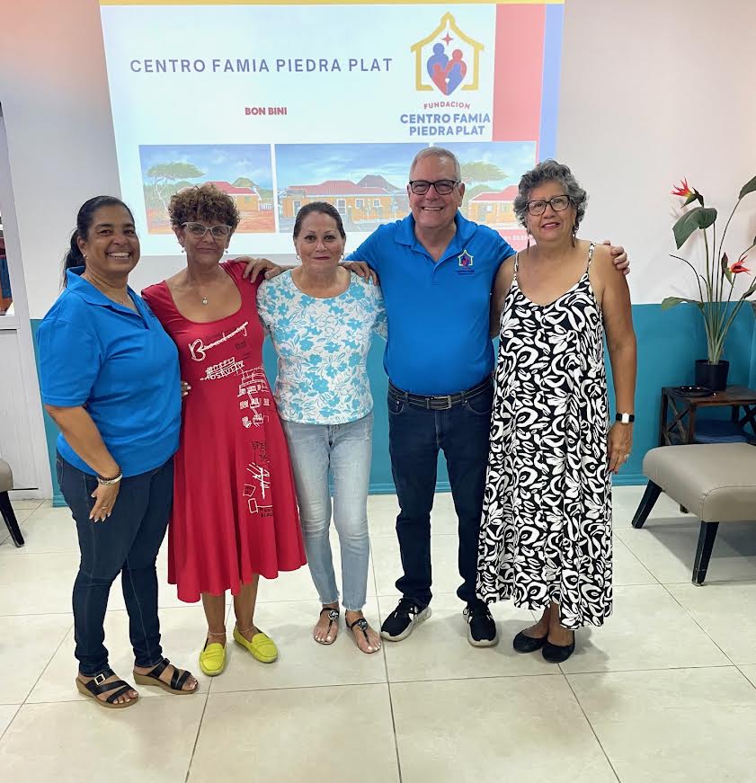 A cuminsa cu un grupo nobo pa adulto mayor na Fundacion Centro Famia Piedra Plat