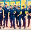 Polisnan contento cu publico na Carnaval di Mucha San Nicolas