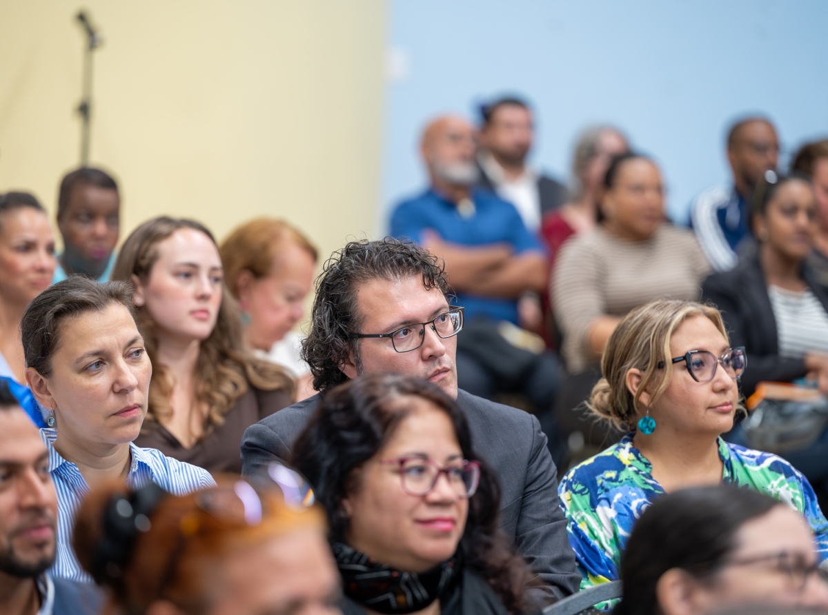 Hopi interes pa e charla di Defensornan di Pueblo di Reino na Universidad di Aruba