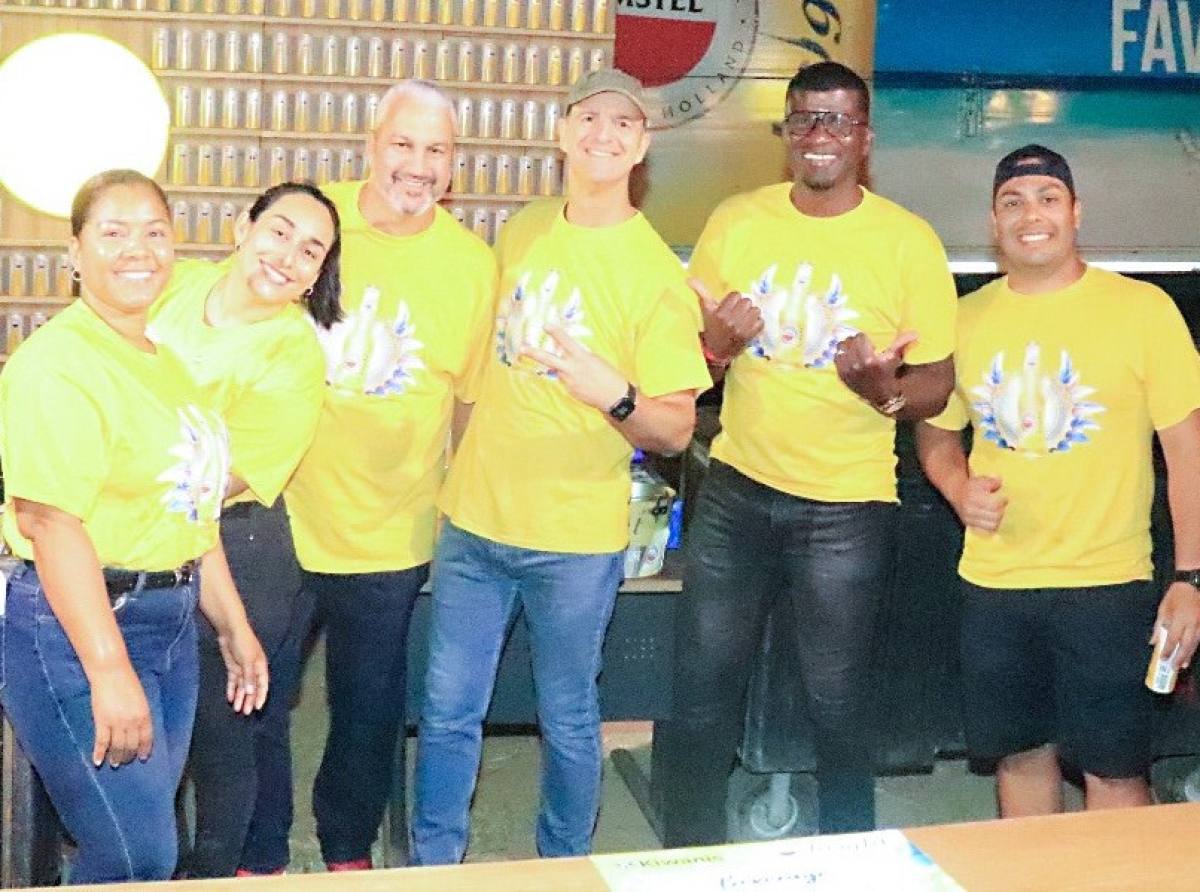 Ambientoso Jump-Up na e FUNdraising Tent di Kiwanis Club of Palm Beach