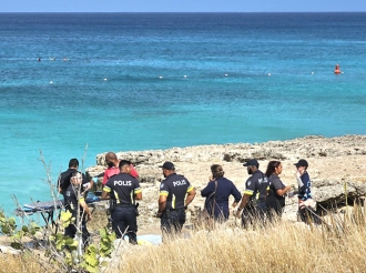Turista Mericano (65) a bira malo y a fayece na Boca Catalina