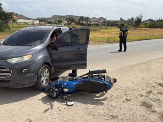 Dos persona herida diasabra mainta den accidente band'i e cura di aeropuerto