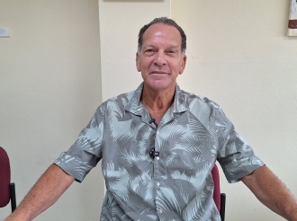 Awe na Biblioteca Gibi Basilio ta lansa su obra “Fierno Celestial” pa pueblo di Aruba