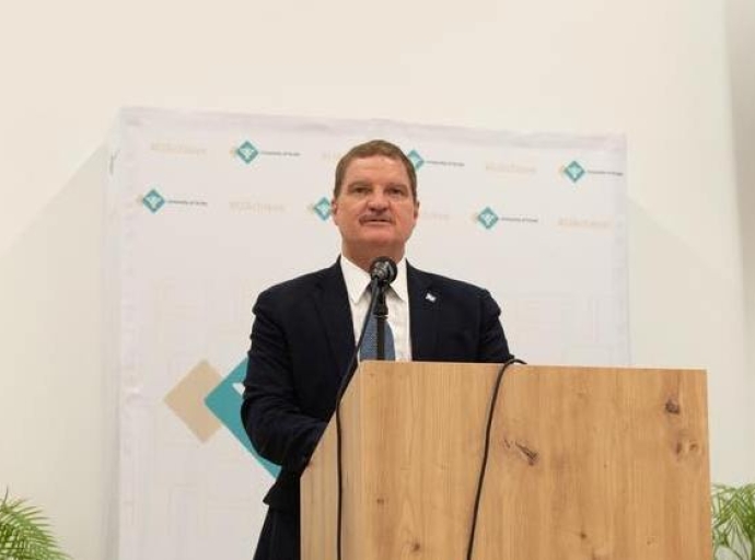 Prome Minister Mike Eman a habri simposio “Heritage, History and Healing Aruba’s Future