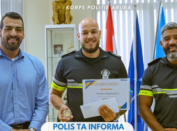 Altocomisario Arnhem a honra polis R. Wester pa su balentia y esfuerso