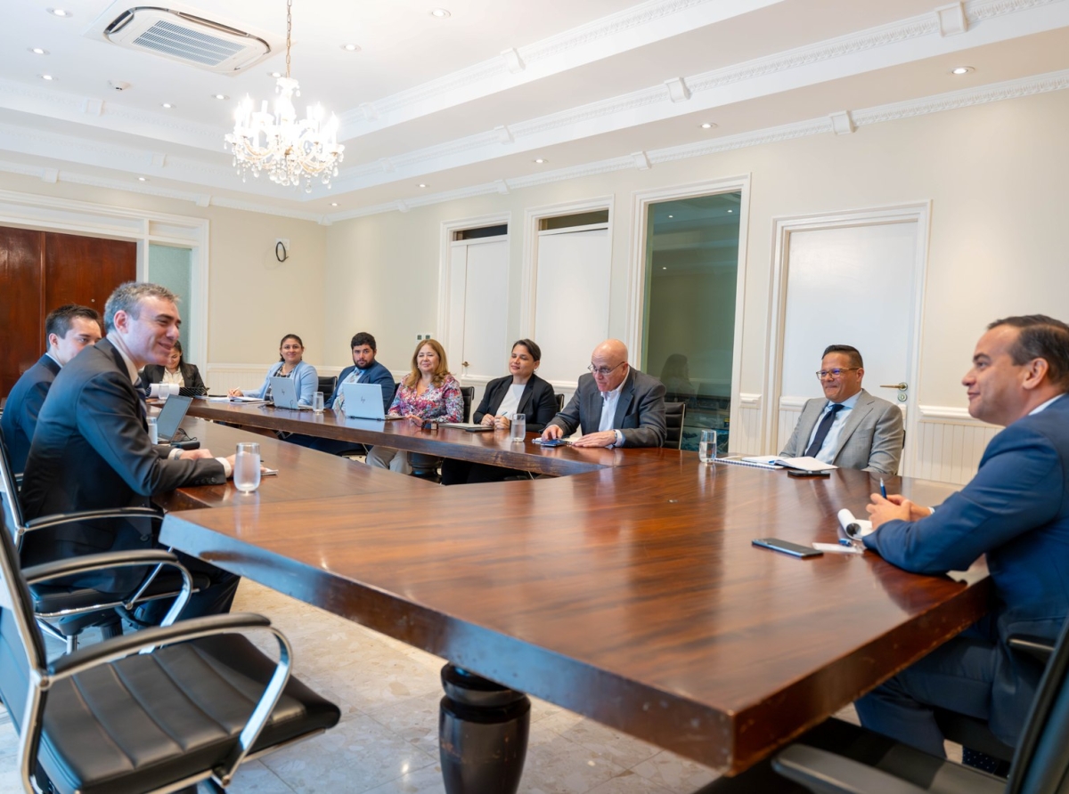 Delegacion di Moody's na Aruba pa evalua rating financiero
