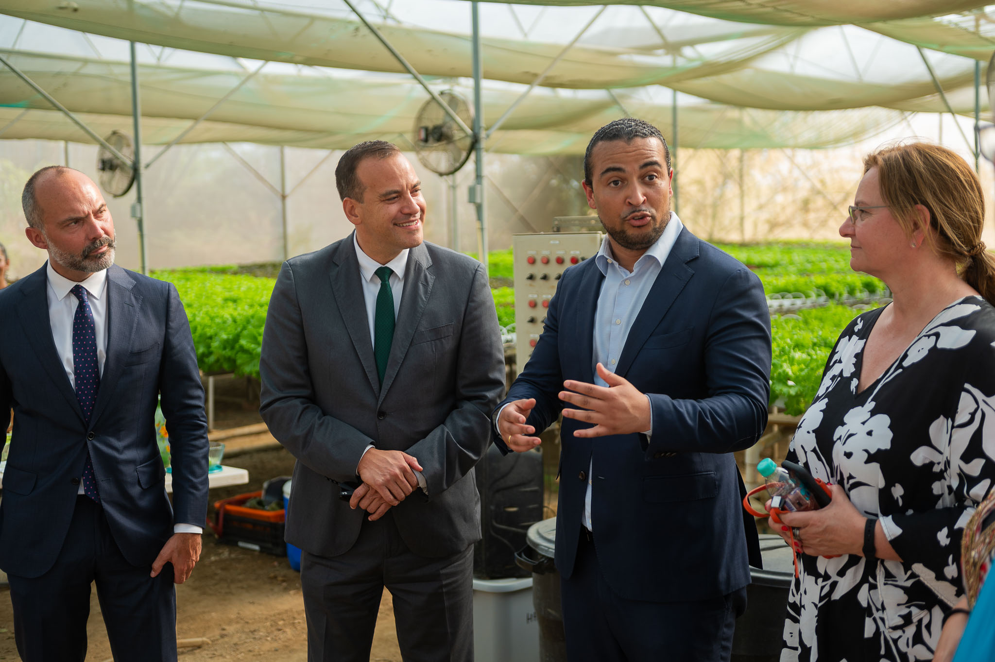 Comision di Tweede Kamer y Minister Wever di bishita na HappyPonics