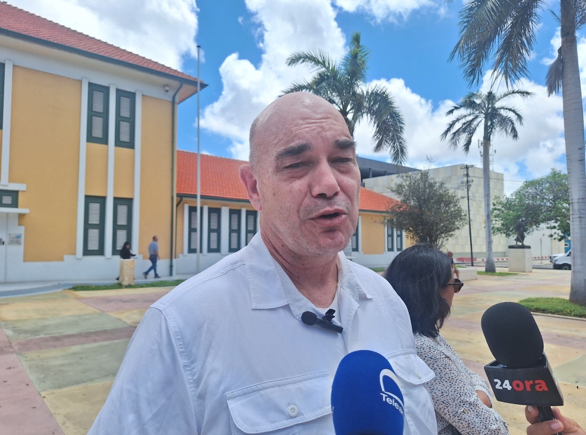 ‘No ta Servicio di Impuesto ta dicidi kende ta bira minister’   