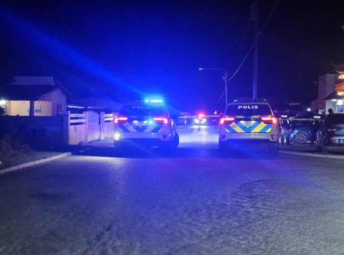 Polis ta investigando tiramento na Betonicastraat