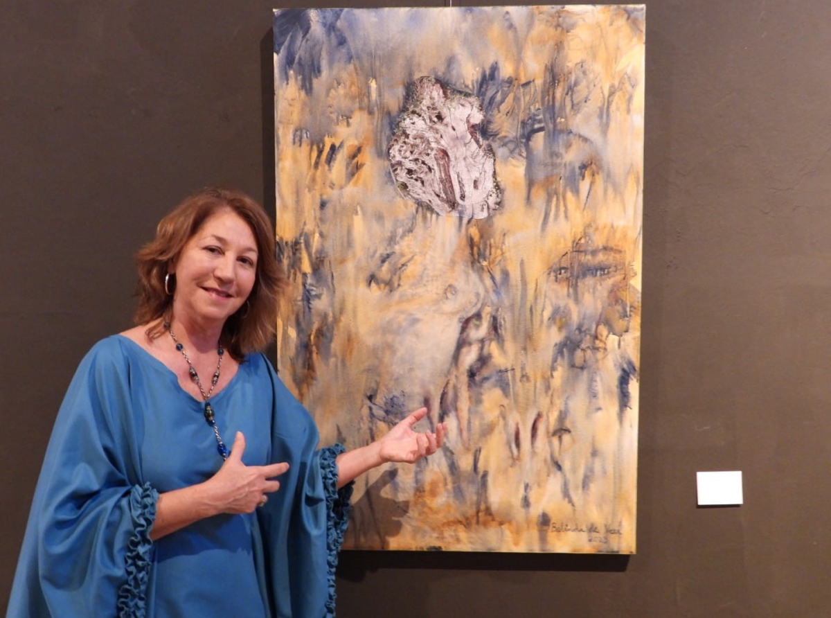 Artista plastico Belinda de Veer ta presenta su exposicion “Kimera” na Cas di Cultura