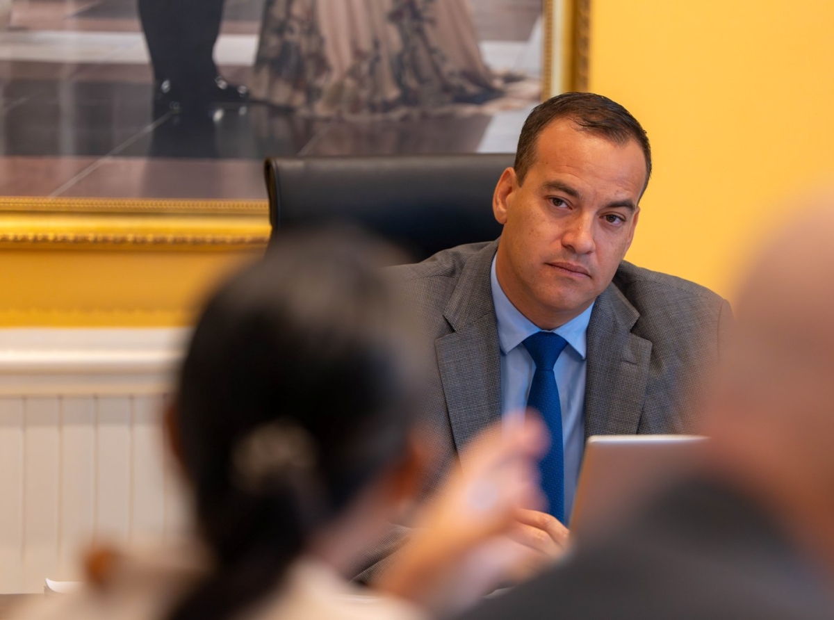 Aruba a cumpli cu obligacion legal pa raporta informacion estadistica riba contractnan di gobierno