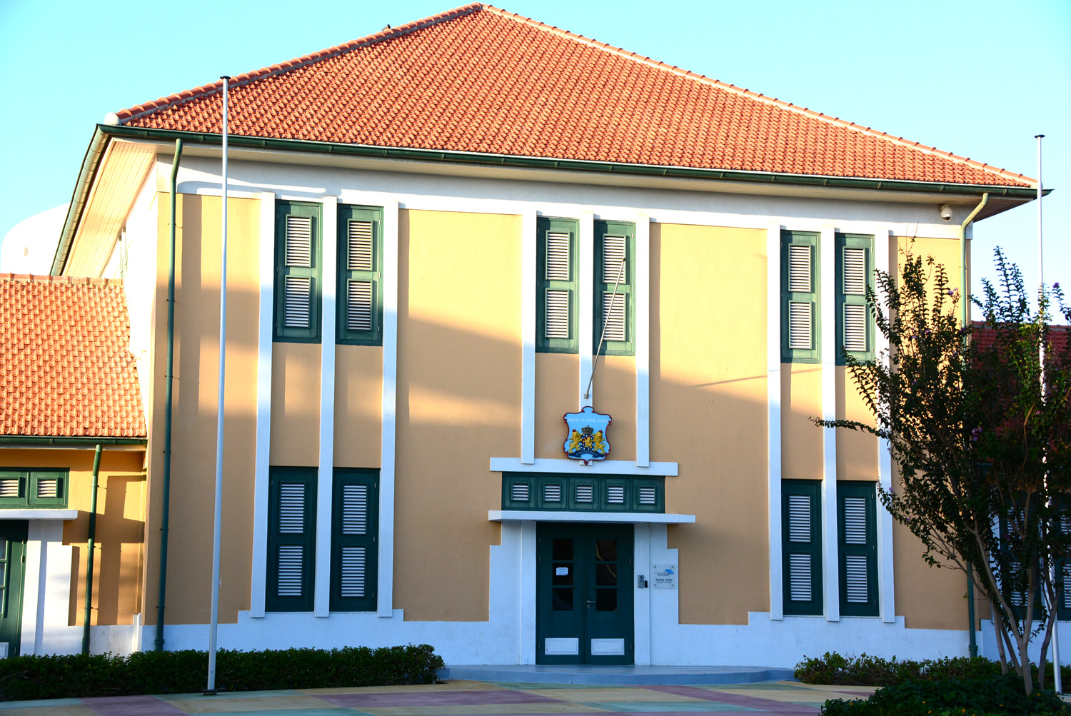 Hues a pospone caso di asalto arma contra dos hoben Haitiano