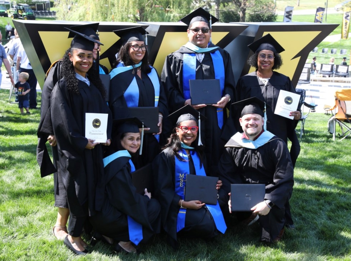 Graduadonan di Aruba a ricibi nan Grado di Master of Science in Education na Nebraska