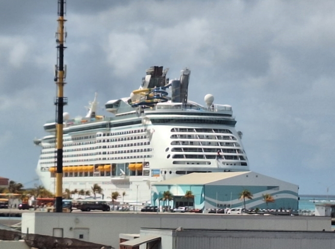 Tin hopi demanda pa mas crusero y Aruba ta un di e destinacionnan faborito