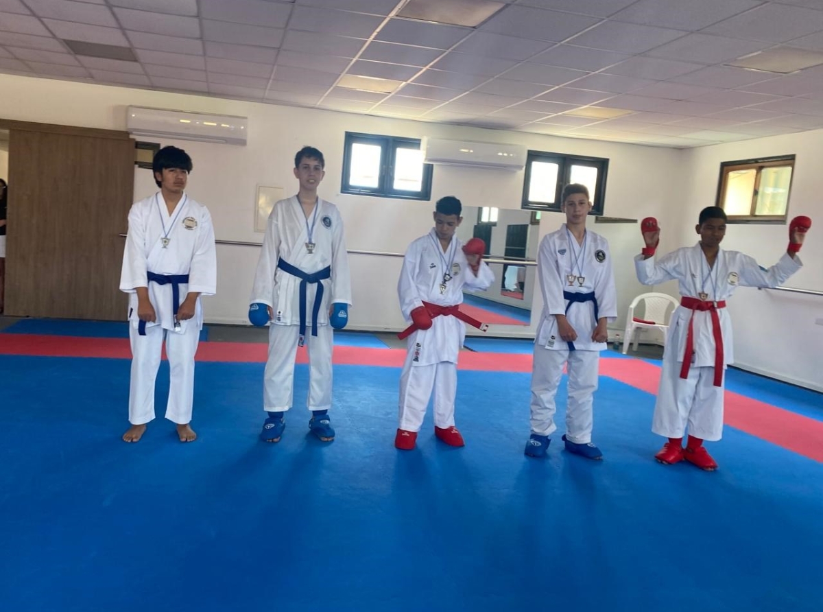 Demostracion di nivel halto di Karate den competencia organisa pa Dojonan Budokan y Shoshinkai