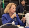 Parlamentario Evelyn Wever Croes na seminario di sistema electoral di Aruba.