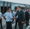 Ministro Geoffrey Wever satisfecho cu Post Aruba tin auto electrico