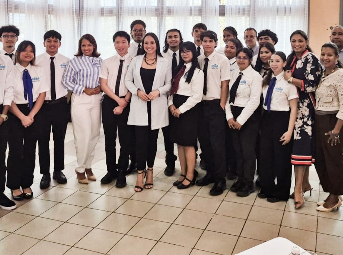 Colegio EPI ta satisfecho cu bishita di Ministro Gerlien Croes