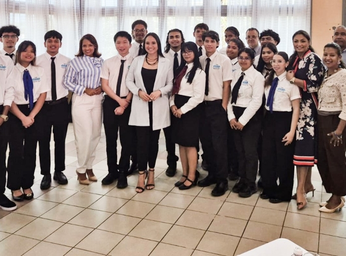 Colegio EPI ta satisfecho cu bishita di Ministro Gerlien Croes