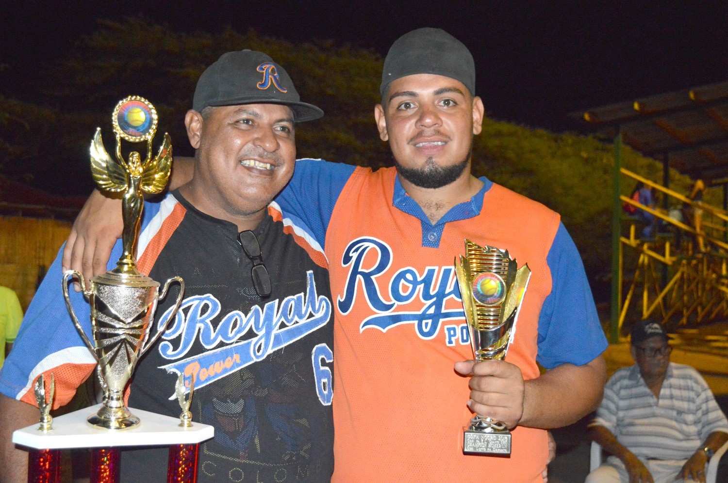 Tata Poy Flanegin y yiu Jomark Flanegin a skirbi historia den Copa Noord