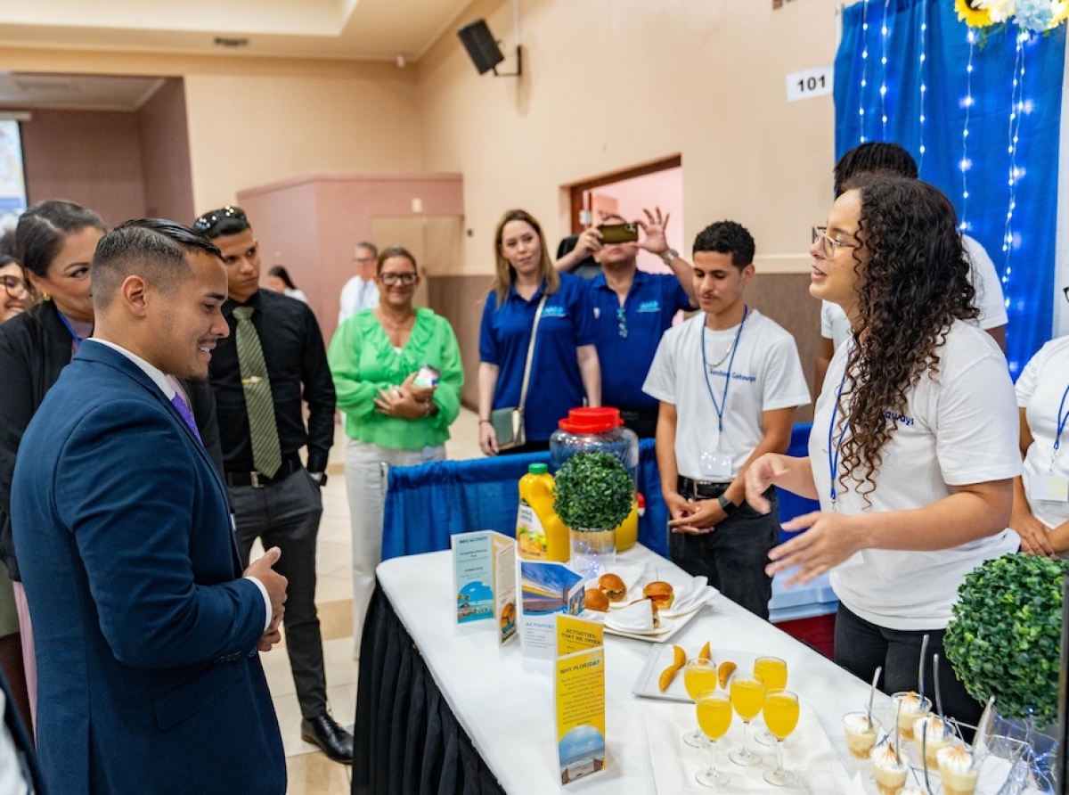 Minister Cicilia a atende Travel EXPO na EPI organisa pa e studiantenan como clausura di nan curiculo